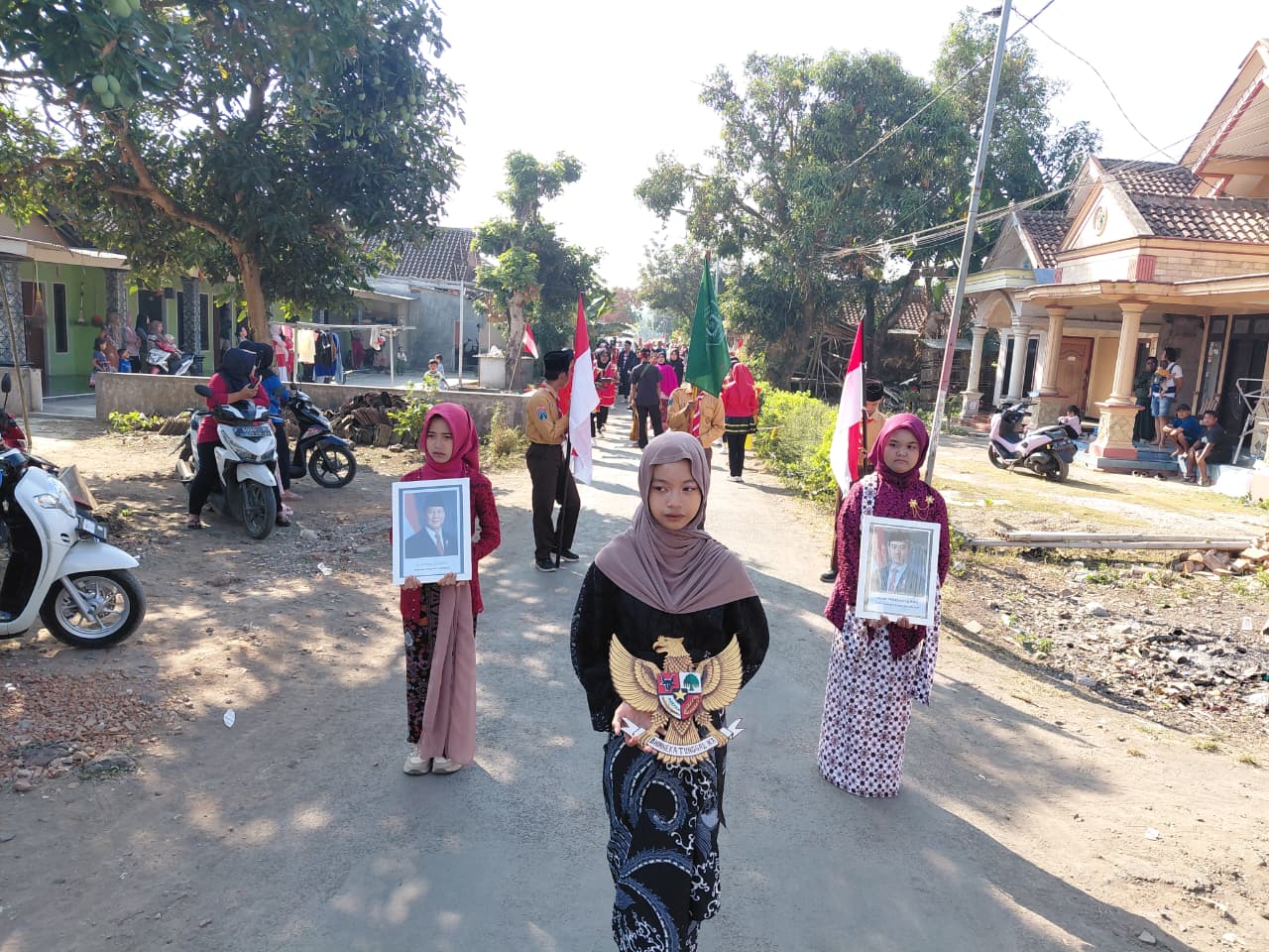Semarak HUT RI ke-81, Yayasan Fathus Salafi Gelar Karnaval Budaya Bersama TK, MI, dan MTs