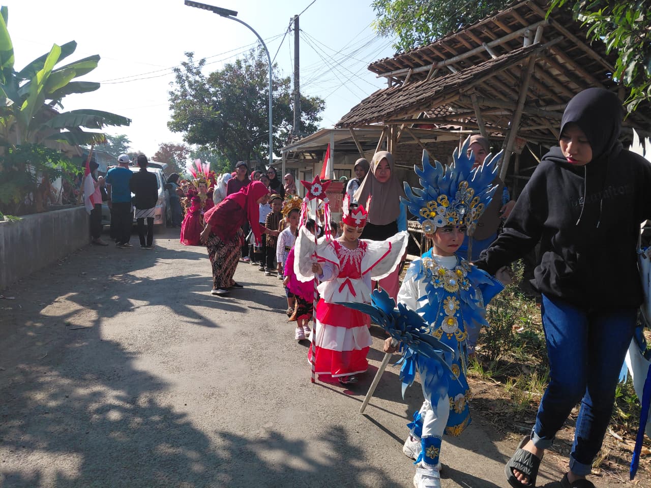 Semarak HUT RI ke-81, Yayasan Fathus Salafi Gelar Karnaval Budaya Bersama TK, MI, dan MTs
